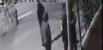 가만있다 총 맞은 팔레스타인 17세... 이스라엘군 “화염병 던지려 해”