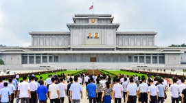 금수산태양궁전 청바지 금지, 이메일 3000원...北 외국인 관광 수칙은