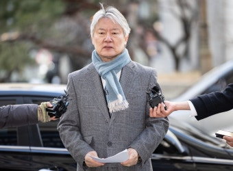 ‘집단 행동 교사’ 의협 전 회장 소환조사...“안타까움 SNS에 표현했을 뿐”