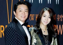 “양말에 휴대전화 숨겨… 기괴한 이중생활” 이범수 아내, 이번엔 직접 폭로