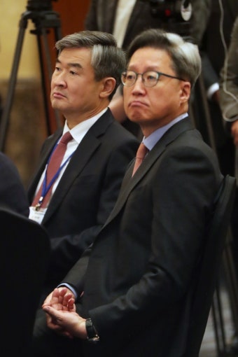 정재호 주중대사, 부하 직원 갑질 신고 당해...외교부 조사 착수