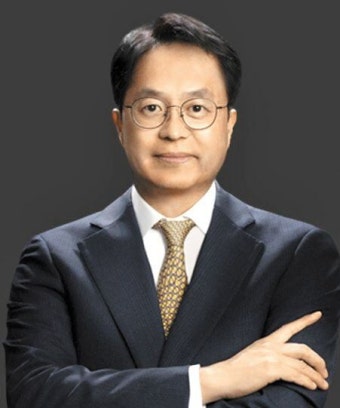 검사 때 구속 기소… 변호사되니 변호