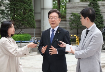 이재명 “이화영 술자리 회유 사실일 것”... 검찰 “술 냄새 맡았다는 교도관 없어”