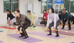 73세가 분수령… 건강 기능 식품 말고 돈 안 드는 ‘근력 운동’ 늘려라