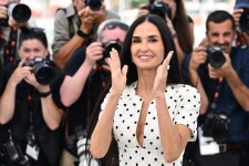 환갑 넘은 데미 무어, 전신 노출 연기 “상처 받기 쉬운 경험”