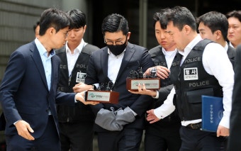 김호중 소속사 문 닫나… “임직원 전원 퇴사, 사업 지속 여부 검토”