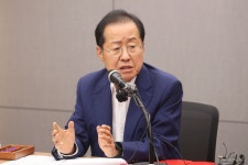 홍준표 대구시장 “대형마트 의무휴업일 요일 변경 가장 보람”