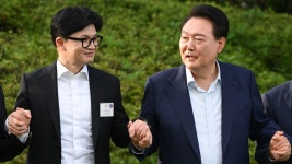 尹·韓, 178일만에 마주앉았다...용산서 ‘삼겹살·모둠쌈 만찬’