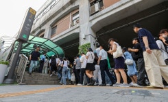 이번에 내리실 지하철역은 ‘성수(올리브영)역’입니다