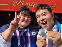 “혜정이 덕에 시청률 금메달”... 박혜정과 투샷 공개한 전현무