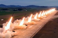 北, 동해로 단거리 미사일 여러발 발사...“초대형 방사포 시험 가능성”