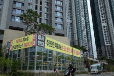 발전소 지어도 ‘산 넘어 산’… 곳곳서 송전선 소송, 전기 못 보내