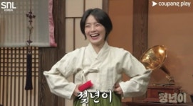 “이리 오너라, 벗고 하자”… SNL, 하니 이어 미성년 ‘정년이’ 조롱 논란
