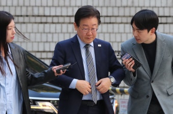 이재명 ‘불법 대북송금’ 재판부 “이런 재판 지연은 처음 봐”