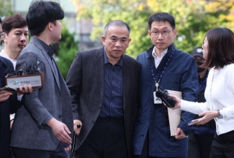 ‘공천 거래’ 의혹 명태균·김영선, 영장실질심사 출석