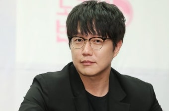성시경, 정재형 이어 위하준도… 폭설로 공항에 발 묶였다