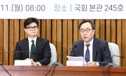 [단독]“얄팍한 수작”…의학회장도 의대생 ‘항의 문자’ 세례