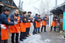 삼표에너지, 송파구 화훼마을에 연탄 2000장 나눔