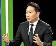 최태원 “AI 대응 못하면 ‘AI 푸어’ 생겨날 수도”