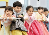 새해 복 영차 영차… 즐거운 줄다리기