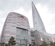 영화시장 반토막 나더니… 상영관 줄여 공연장 만든다