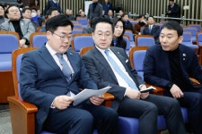 野 김용민 “탄핵 기각 때 승복? 살인죄 반성 안하는데 용서 강요하는 것”