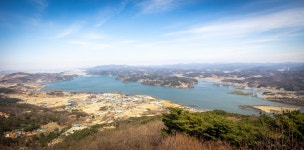 ‘의좋은 형제’ ‘상생의 나무’가 있는 마을에서 천천히 너그럽게