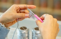 영화 보면서 사부작사부작 ‘뜨개질 삼매경’