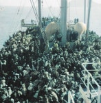 폐허에서 맨주먹으로 일어선 나라… 존재 자체가 ‘희망의 등불’