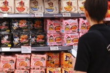 Samyang Foods market cap tops 10 trillion won on Buldak success