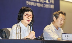 “문학은 수출하는 것 아닌 새 언어와 관계 맺는 것”