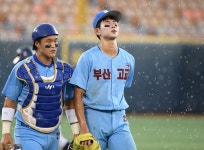 부산고, 2학년 에이스 하현승 내세워 서울고 꺾고 4강 진출