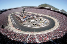 ‘위대한 콜로세움’에서 열리는 지상 최대 야구쇼