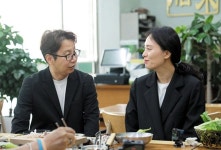 [TV조선] 심현섭 부부와 양산으로