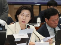 ‘경로당에 수천만원 물품 제공’ 송옥주 의원, 1심서 당선 무효형