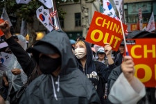 표현의 자유 외치던 민주당, 反中시위 금지법 발의