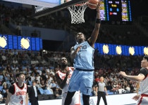 나이트-이정현-켐바오 59점 합작...소노, 상승세 SK 뿌리치고 첫 승리