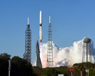 블루오리진 ‘뉴 글렌’, 로켓 부스터 회수 성공...스페이스X에 도전장