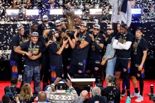 뉴욕 닉스, 샌안토니오 스퍼스 꺾고 NBA 컵 첫 우승