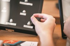 진주 비교하고 세팅… 실제 주얼러들의 작업 경험할 수 있어