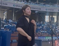 기교 범벅 애국가 논란… 가수 엄지영 “생각 짧았다” 사과