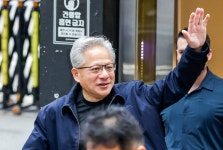 젠슨 황 ‘잠실 시구’ 지도는 두산 외국인 투수 잭 로그