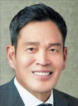 정용진 회장, 이마트·프라퍼티 대표이사 맡아