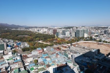 용가리 복합매장앞 | 現 종로구청장 ‘종묘 앞 재개발’ 인가… 차기 구청장 “직권남용” 반발