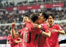 오늘 손흥민·이강인과 함께 모레노 감독 첫 평가전… 한국 축구 부활?