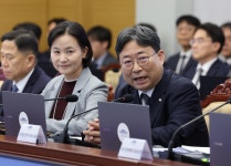靑 정책실장에 하준경, 경제수석엔 문신학