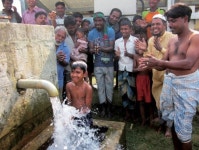 [GLOBAL]방글라데시에 태양광 펌프 지원하는 KOICA…펌프 하나에 온 마을이 들썩