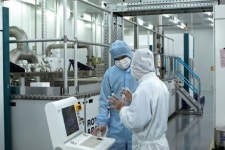 한화 ‘나 홀로 태양광 투자’ 빛 보나…과잉공급 해소에 원전대란 수혜까지