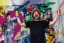 [PEOPLE] 서울서 아시아 첫 전시회…스트리트 아티스트 미스터 브레인워시 | Life is Beautiful!(아름다운 인생) “마음 열고 느끼세요”