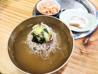 [TREND] 미쉐린 가이드 상륙, 미식 붐 일으킬까…불붙은 ‘★들의 전쟁’ 외식업계 들썩